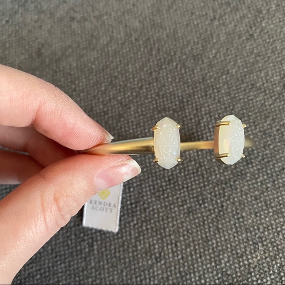 [SOLD] Kendra Scott Edie Gold Bracelet - Picture 4 of 4